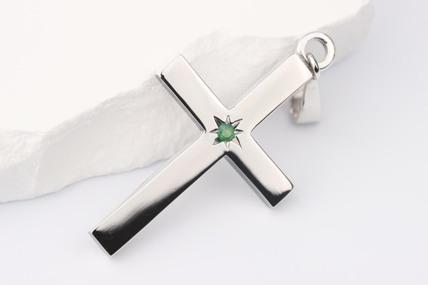 Silver Cross Pendant set with Emerald Gemstone