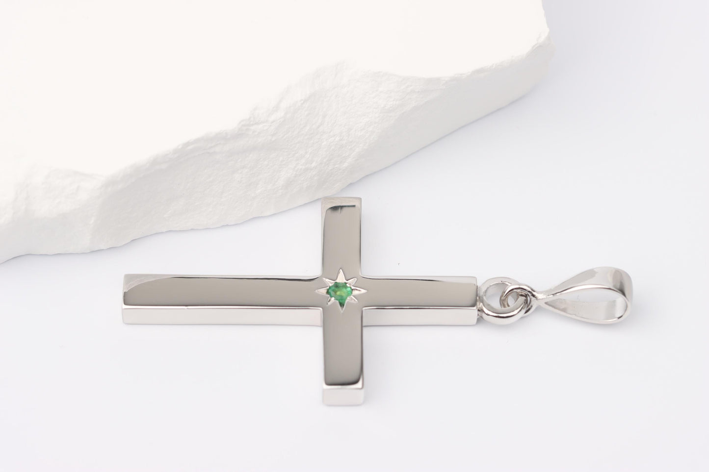Silver Cross Pendant set with Emerald Gemstone