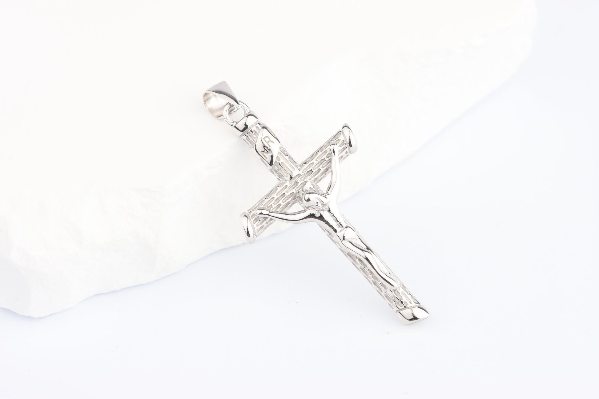 Sterling Silver 925 Small INRI Jesus of Nazareth Cross Crucifix Pendant Necklace