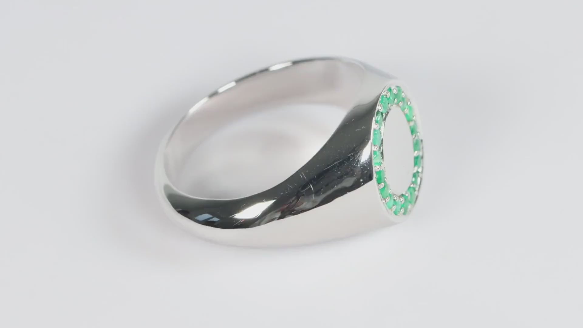 Silver Oval Signet Ring set with Green Emerald Gemstones